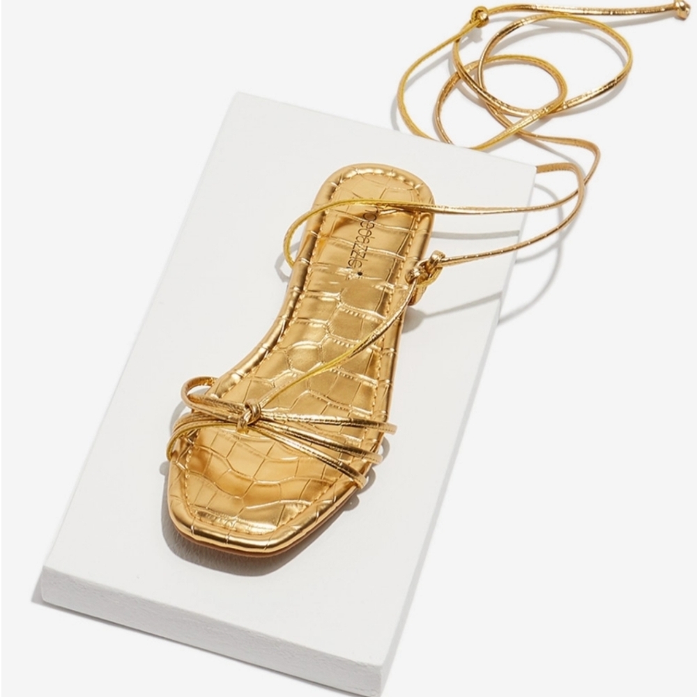BNWT!! Gold Square Toe Sandal